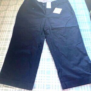 NWT Dockers Capri Black Women Natural Waist Size 12 cuffed hem